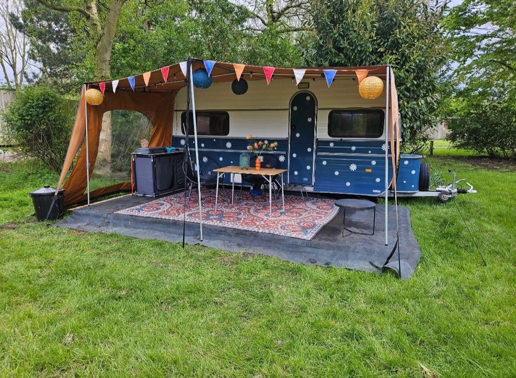 Prachtige gerenoveerde Kip caravan (1977) – sfeervol & insta, Caravans en Kamperen, Ophalen of Verzenden