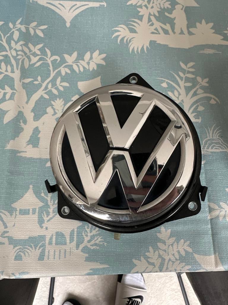 Volkswagen logo voor auto golf 7 - Embleem VW, Auto-onderdelen, Carrosserie en Plaatwerk, Ophalen of Verzenden, Gebruikt, Voor