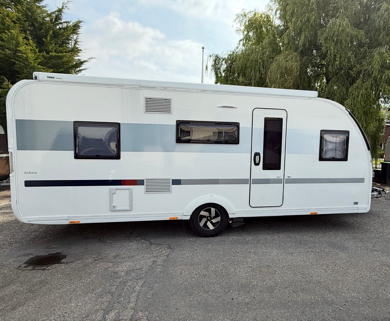 Adria Adora 573 PT 2022 | airco | mover | stapelbed, Caravans en Kamperen, Rondzit, Particulier, Adria, 6 tot 7 meter