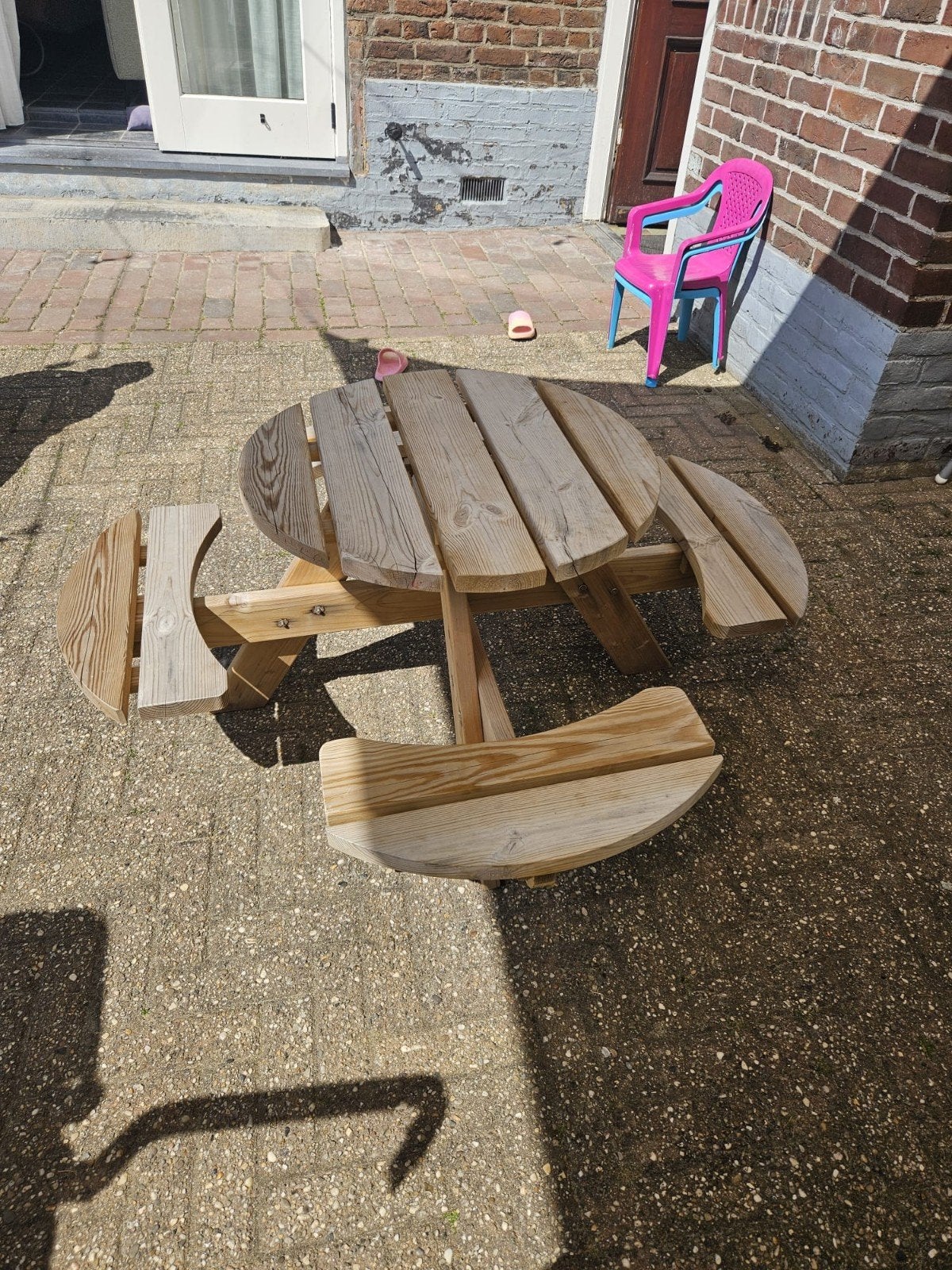 Kinderpicknicktafel rond 120cm grenen in nieuwstaat, Tuin en Terras, Picknicktafels, Rond, Zo goed als nieuw, Hout, Ophalen