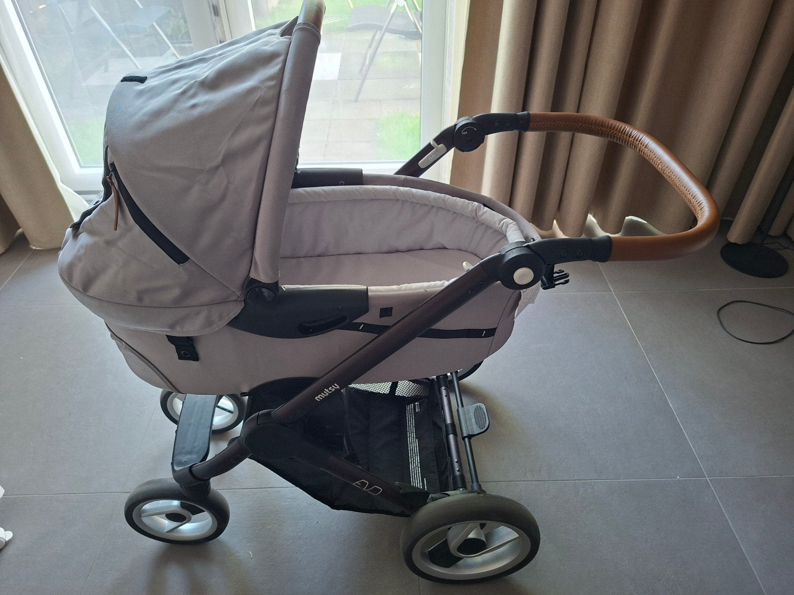 Mutsy Evo kinderwagen met Reiswieg, Kinderen en Baby's, Ophalen, Gebruikt, Combiwagen, Met reiswieg