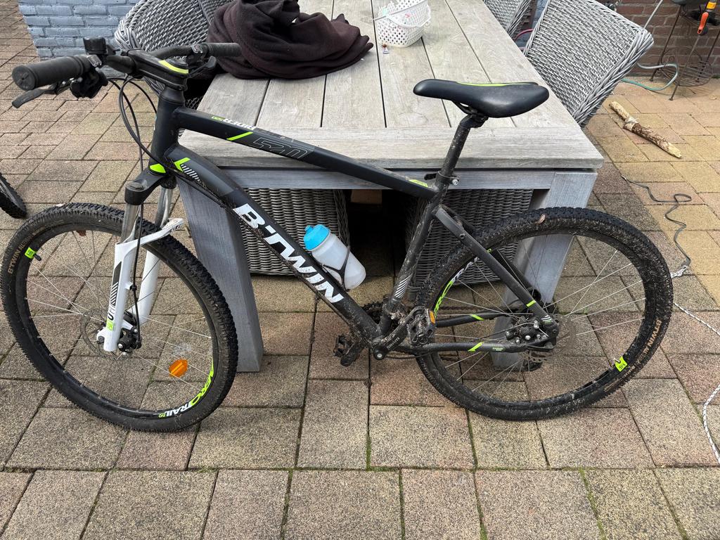 2 Mountainbikes: B-TWIN Rockrider 520 en Trek 3900, Hardtail, Ophalen, Gebruikt, Trek