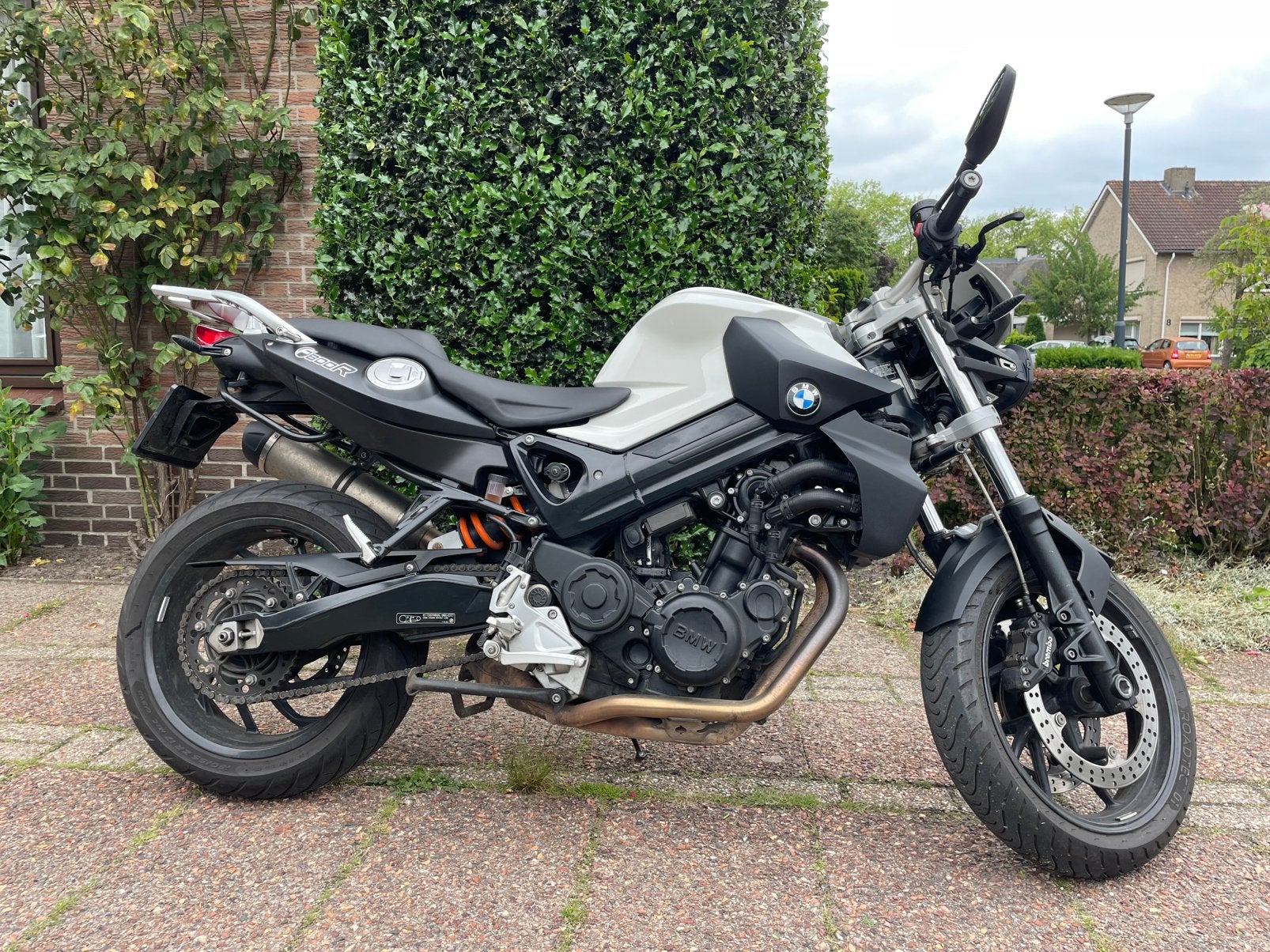 BMW F800R weinig kilometers en in zeer goede staat, Motoren, Motoren | BMW, 2 cilinders, Occasion, Motorrijbewijs A, Sportuitlaat