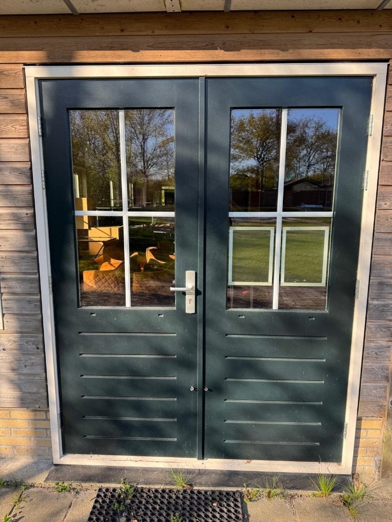 Hardhouten dubbele deur met kozijn & driepuntssluiting, Ophalen, Gebruikt, Deurkozijn, 150 tot 225 cm