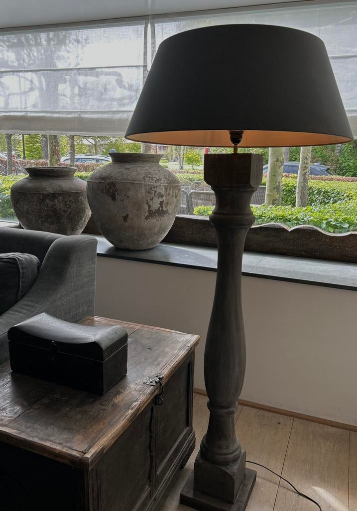 Grote houten baluster vloer lamp sober sleets zonder de kap, Ophalen, Zo goed als nieuw, 100 tot 150 cm
