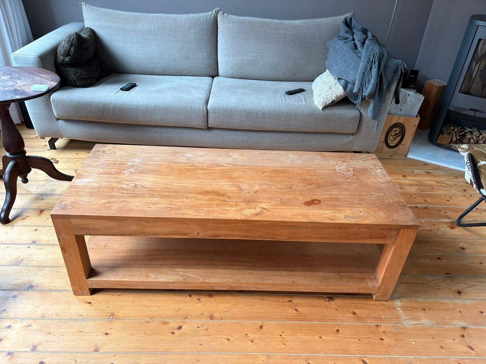 Massief teakhouten salontafel met opbergplank, Huis en Inrichting, Tafels | Salontafels, Ophalen, Gebruikt, 100 tot 150 cm, Teakhout