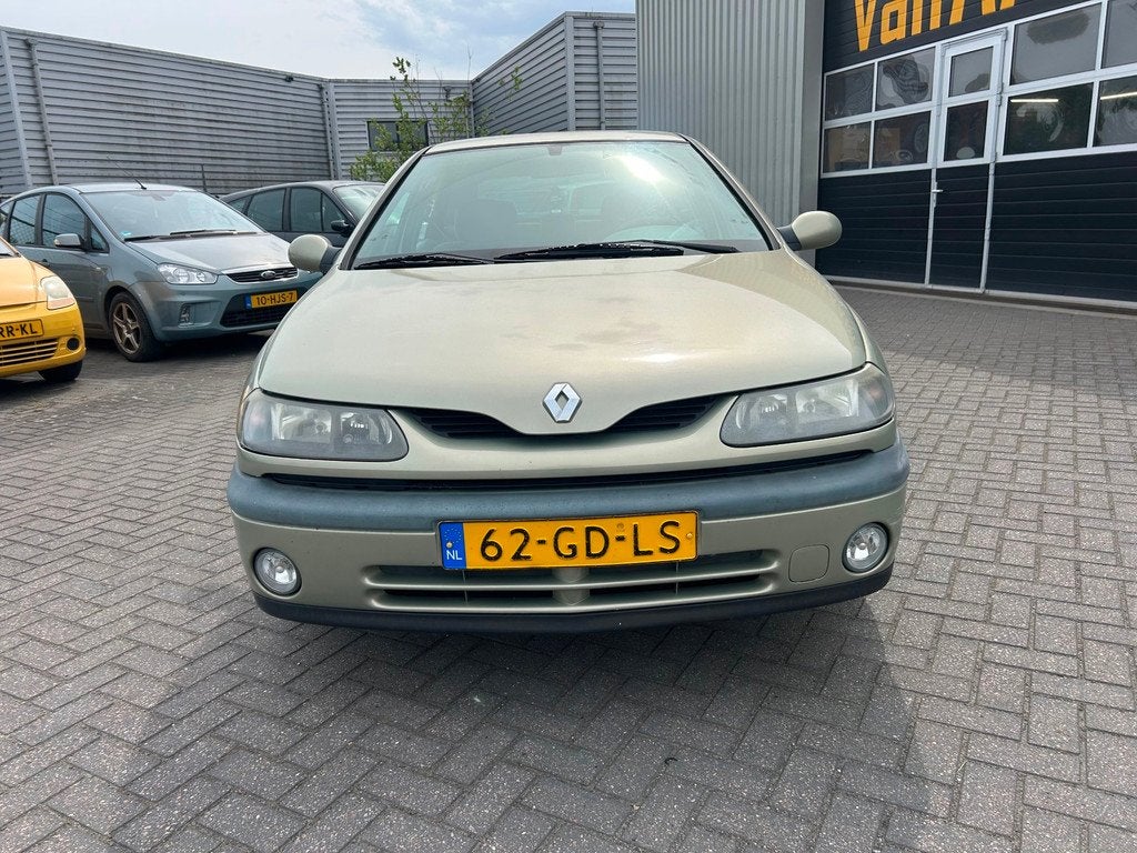 Renault Laguna 1.6-16V RTE | NAP |, Auto's, Renault, Laguna, Stof, Gebruikt, 4 cilinders