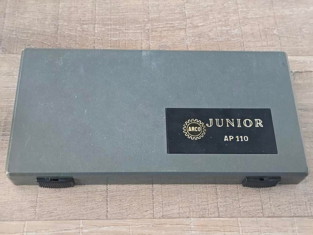 Vintage antieke Arco Junior AP 110 passerset in doos €15, Hobby en Vrije tijd, Tekenen, Ophalen of Verzenden, Zo goed als nieuw