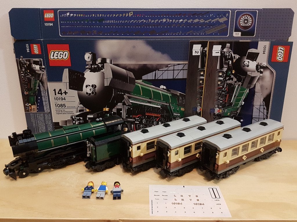 Lego 10194 Emerald Night met 2 extra wagons, Compleet, Lego, Ophalen of Verzenden, Zo goed als nieuw