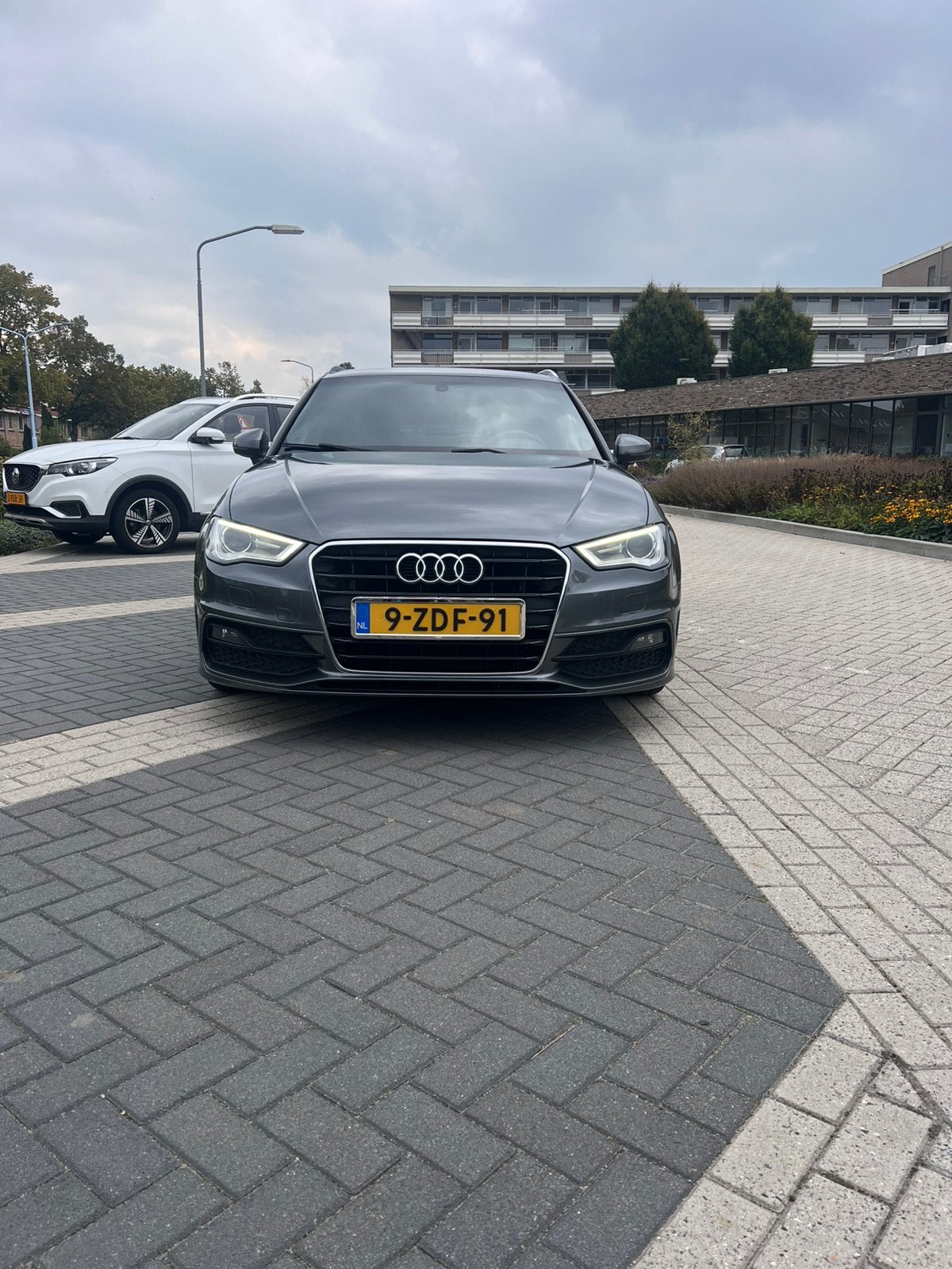 Audi A3 1.4TFSI G-tron 81KW SB S-tro 2014 Grijs, Auto's, Audi, 4 cilinders, Start-stop-systeem, Leder en Stof, Origineel Nederlands