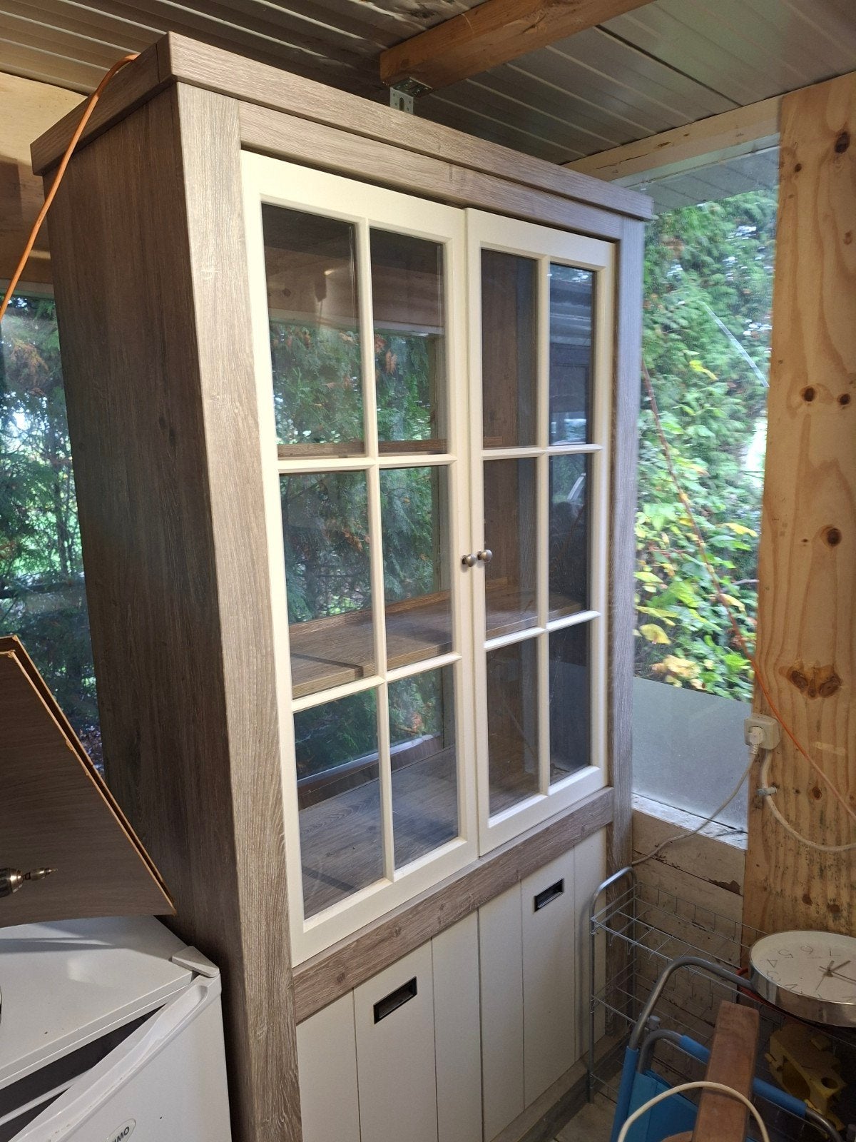 Kast met glazen deuren en planken - 120x220x52 cm, Ophalen, 100 tot 150 cm, 200 cm of meer, 50 tot 75 cm