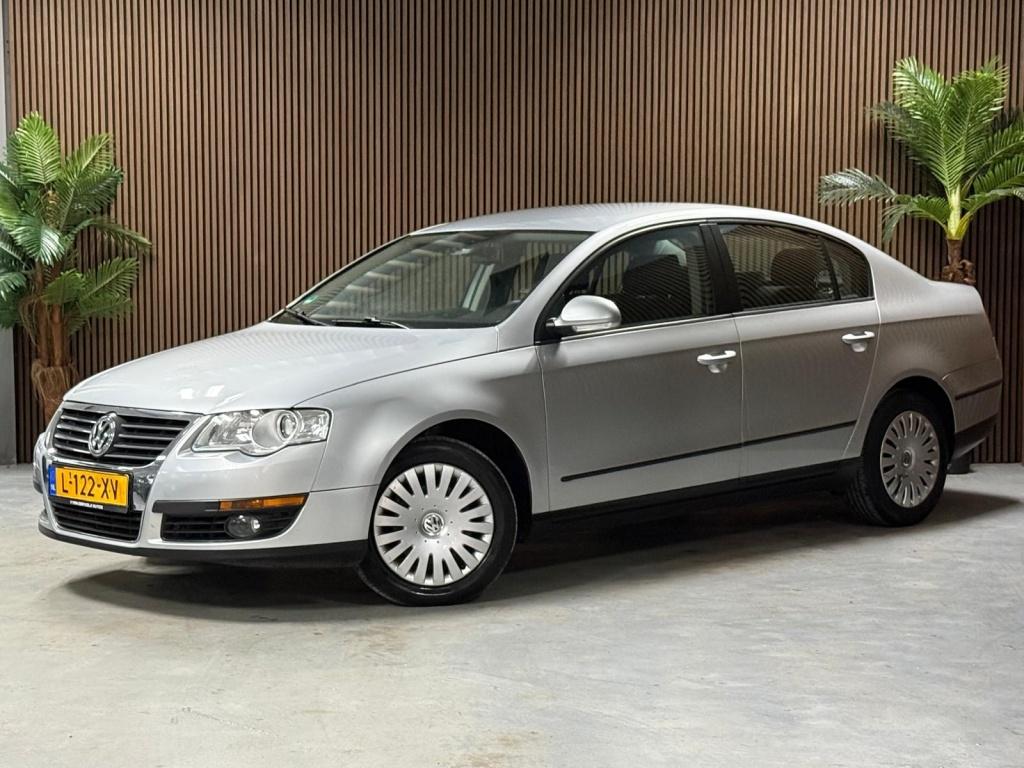 Volkswagen Passat 2.0 FSI Trendline (bj 2005), Auto's, Voorwielaandrijving, 730 kg, Gebruikt, 4 cilinders