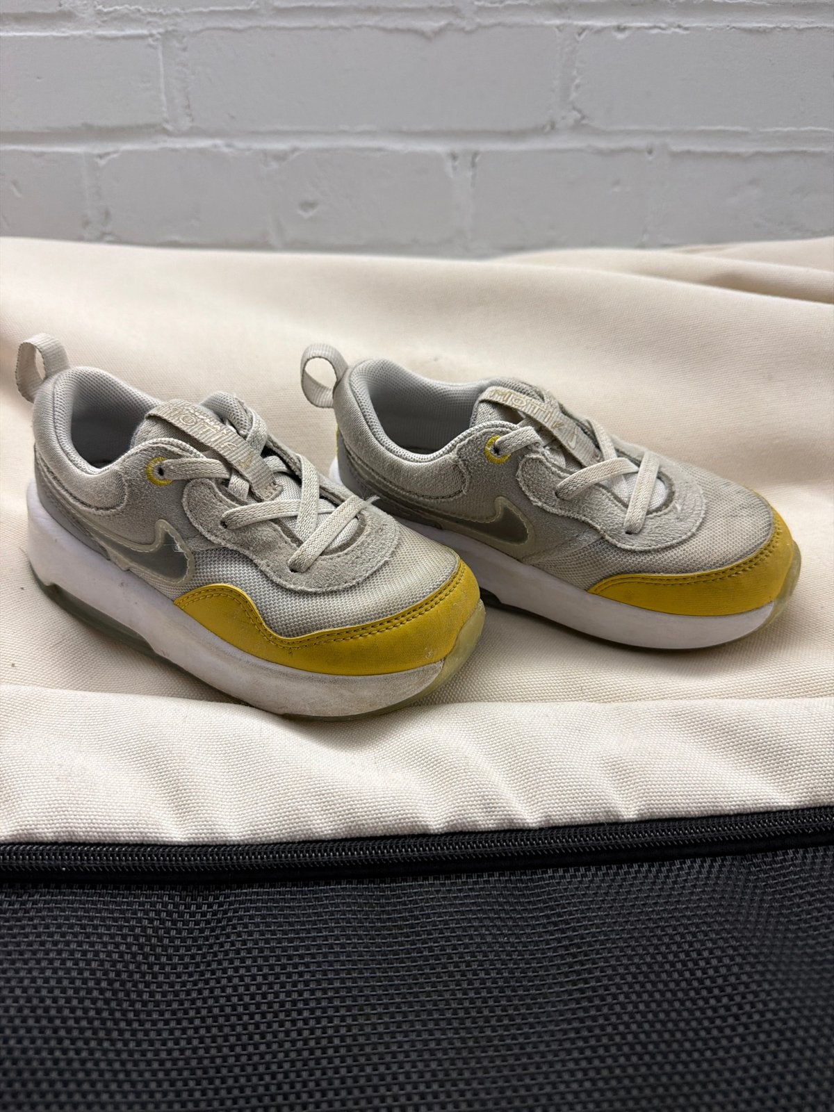 Nike sportschoenen maat 26, Ophalen, Gebruikt, Jongen of Meisje, Sportschoenen