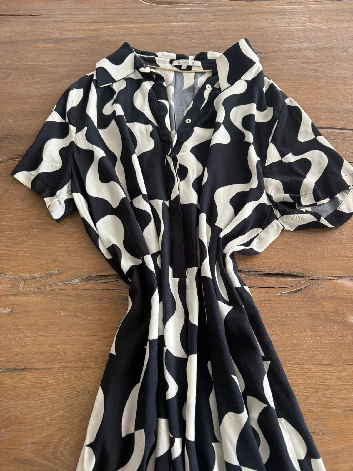 Nukus jurk, zwart met wit, maat XL, Kleding | Dames, Zwart, Maat 46/48 (XL) of groter, Ophalen of Verzenden, Zo goed als nieuw
