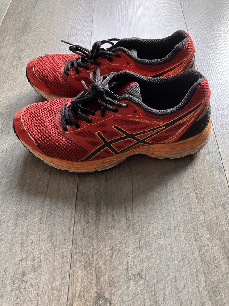 Asics hardloop schoenen (23,5 cm / maat 37,5), Gebruikt, Asics, Schoenen, Ophalen of Verzenden