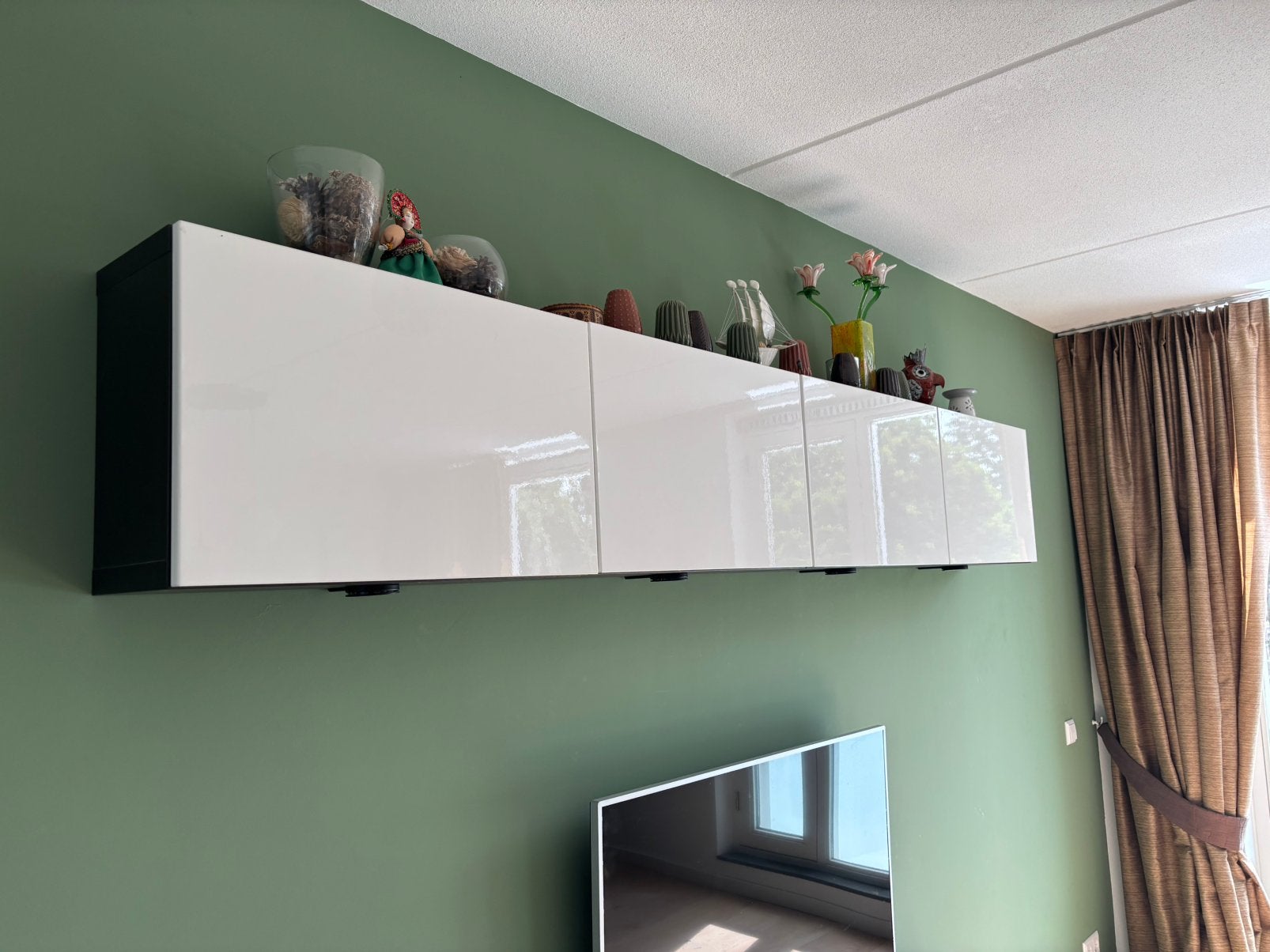 Kastje voor boven de tv, Ophalen of Verzenden