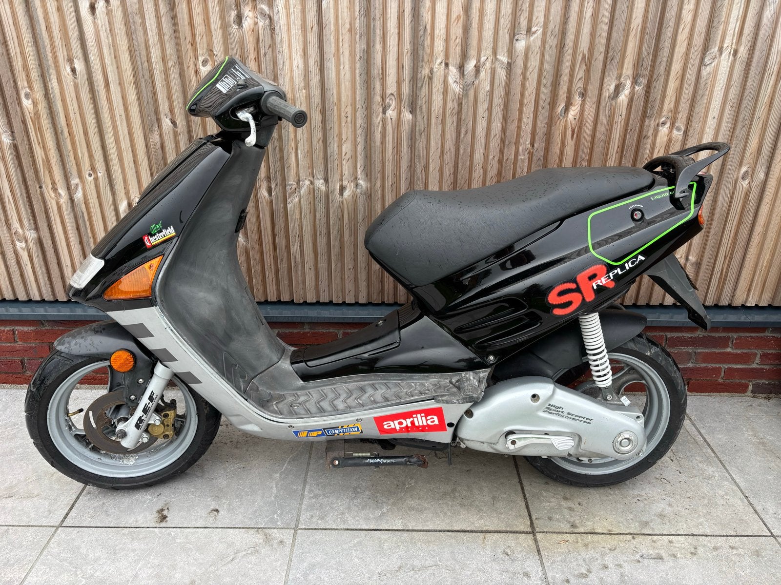 Aprilia SR50 LC Max Biaggi replica - Nette staat, Fietsen en Brommers, Ophalen, Tweetakt, Gebruikt, Maximaal 45 km/u