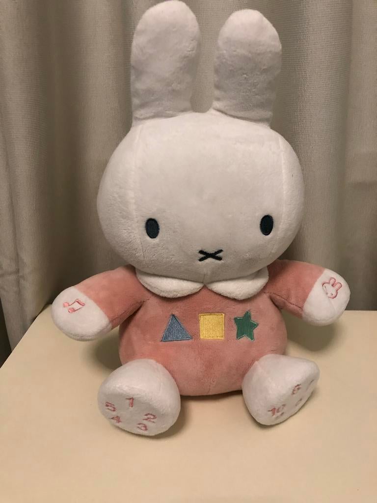 Nijntje knuffel roze met cijfers en vormen geluid en muziek, Overige merken, Konijn, Nijntje, Ophalen of Verzenden