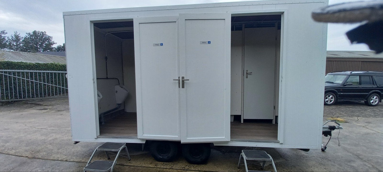 Te koop: Toiletwagen / wc-wagen met gescheiden ingangen, Ophalen