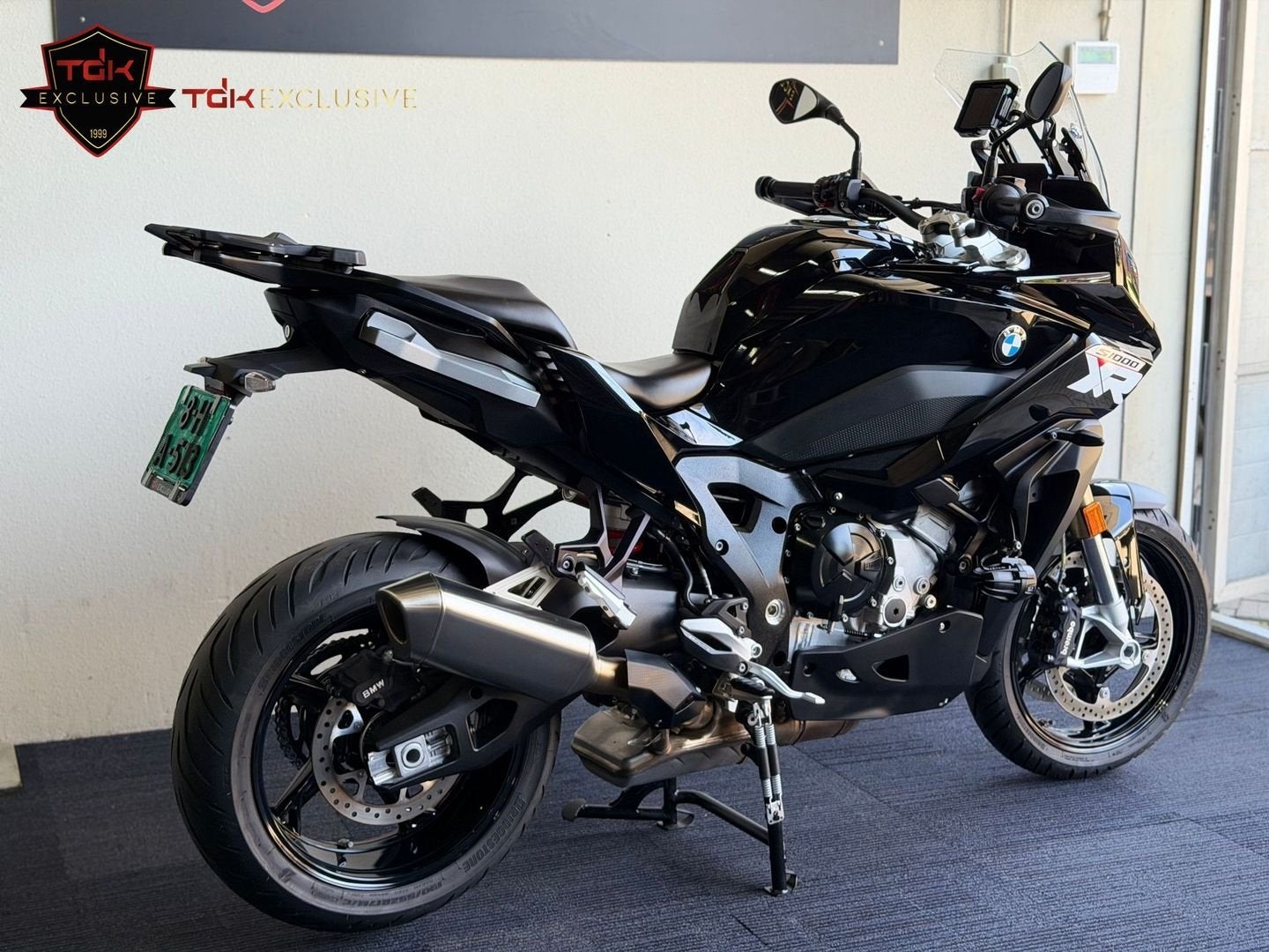 BMW S 1000 XR TRIPLE BLACK BTW DYNAMIC NIEUWSTAAT S1000XR, 4 cilinders, Motorrijbewijs A, Bedrijf, Meer dan 35 kW
