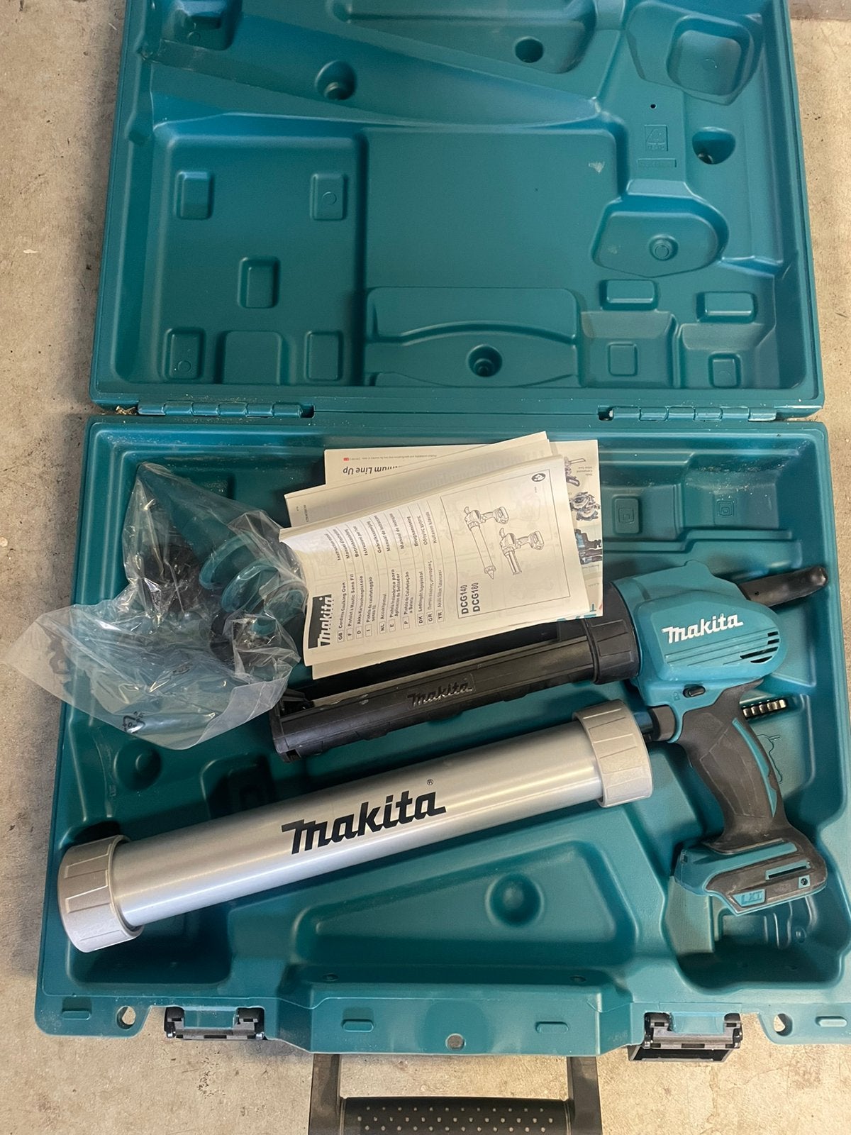 Kitspuit makita, Ophalen of Verzenden, Zo goed als nieuw