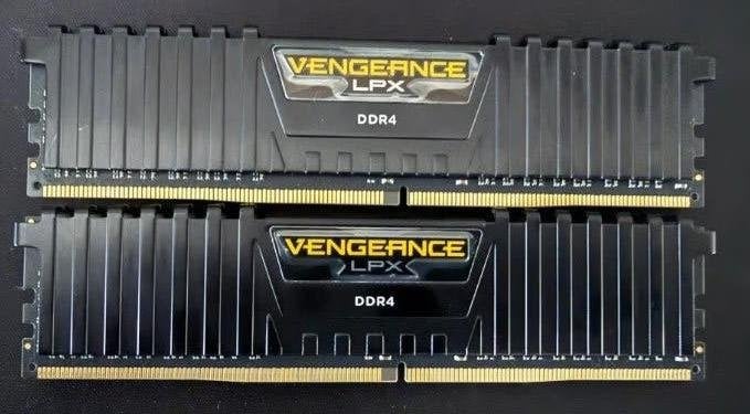 DDR4 32GB (2x16GB) Corsair Vengeance, Computers en Software, Ophalen, 32 GB, DDR4, Zo goed als nieuw