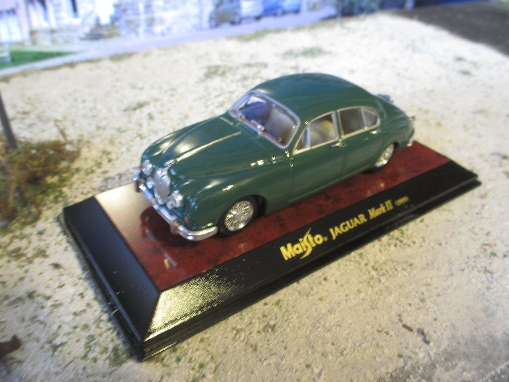 1/43 Jaguar Mk.2 - Maisto Brit Racing Green/ beige interieur, Ophalen of Verzenden, Nieuw, Auto, Overige merken