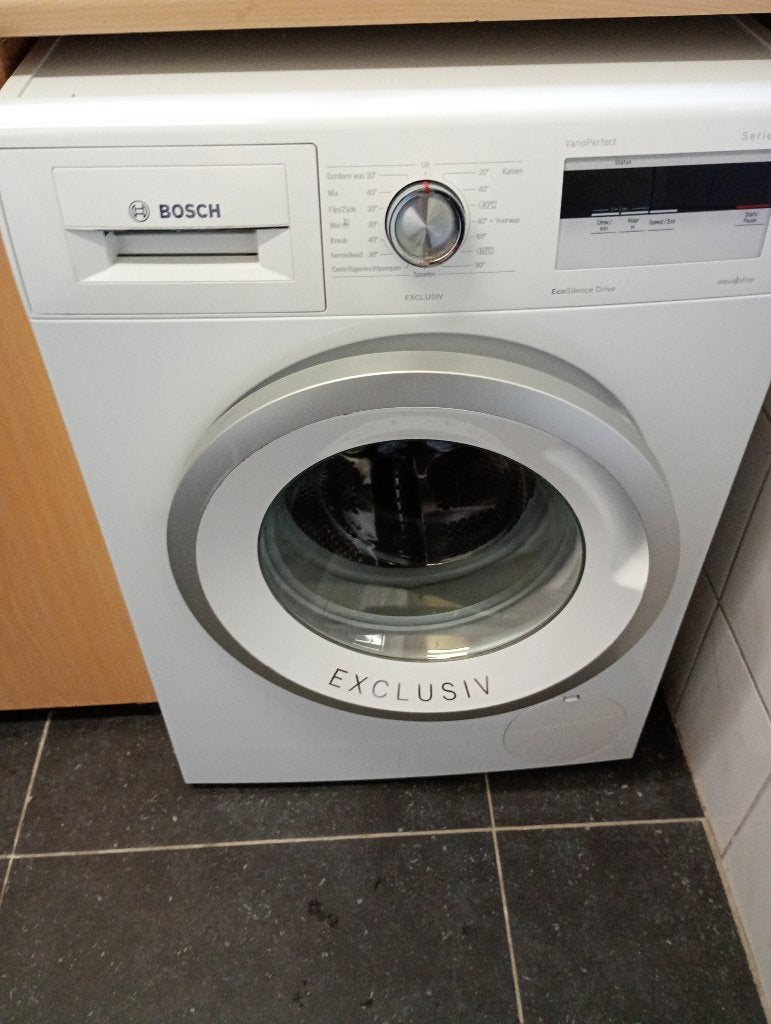 Zeer jonge en zuinige Bosch wasmachine 1400 toeren 7kg, Witgoed en Apparatuur, Wasmachines, Zo goed als nieuw, Voorlader, 8 tot 10 kg
