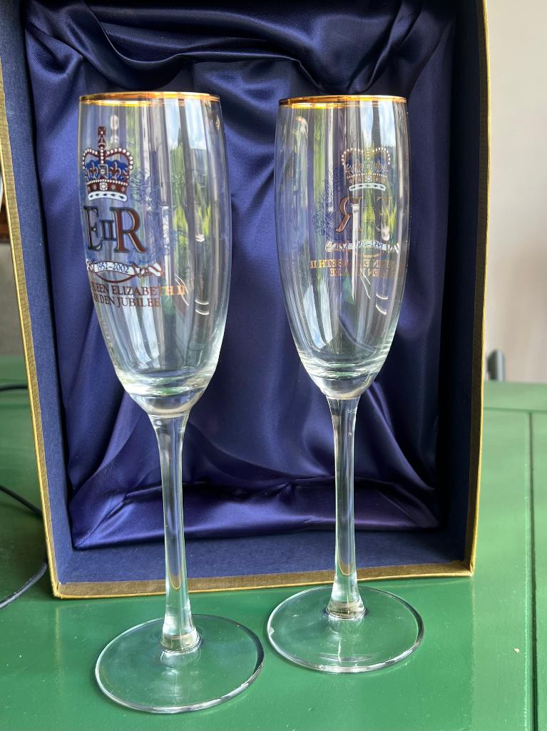 H.M. QUEEN ELIZABETH gouden jubileum glazen, Ophalen of Verzenden, Zo goed als nieuw, Nederland, Servies