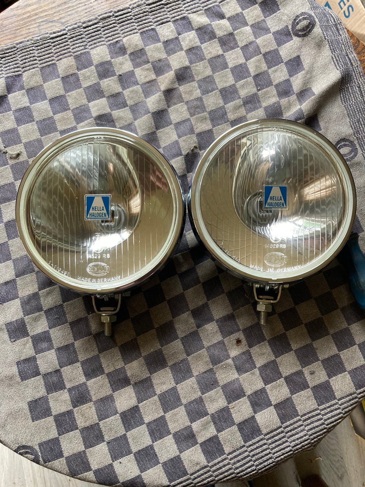 Oldtimer 2 nieuwe hella verstralers type 170 met covers, Ophalen of Verzenden, Nieuw