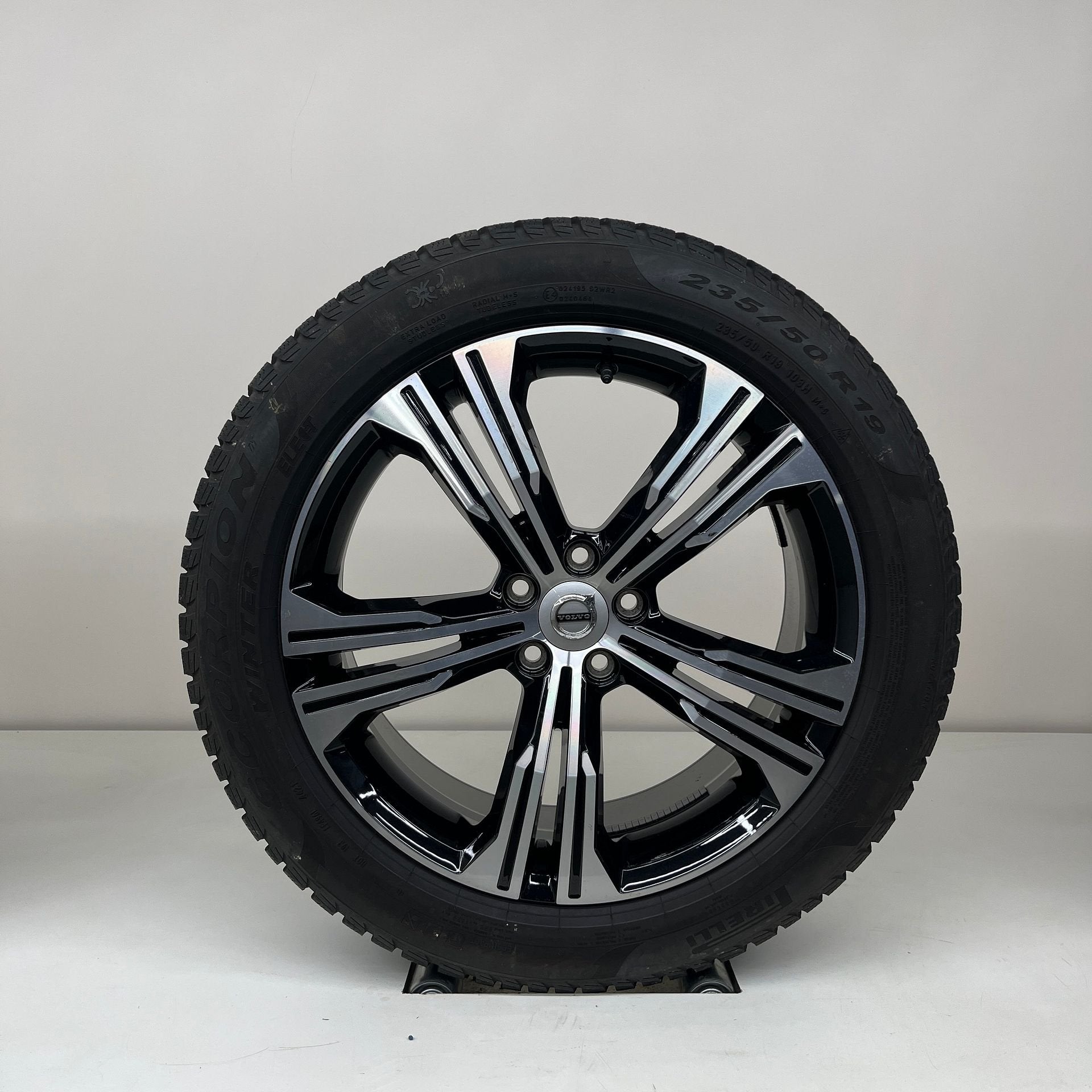 Volvo XC40 - 19 inch - winterbanden, 19 inch, Gebruikt, Banden en Velgen, 235 mm