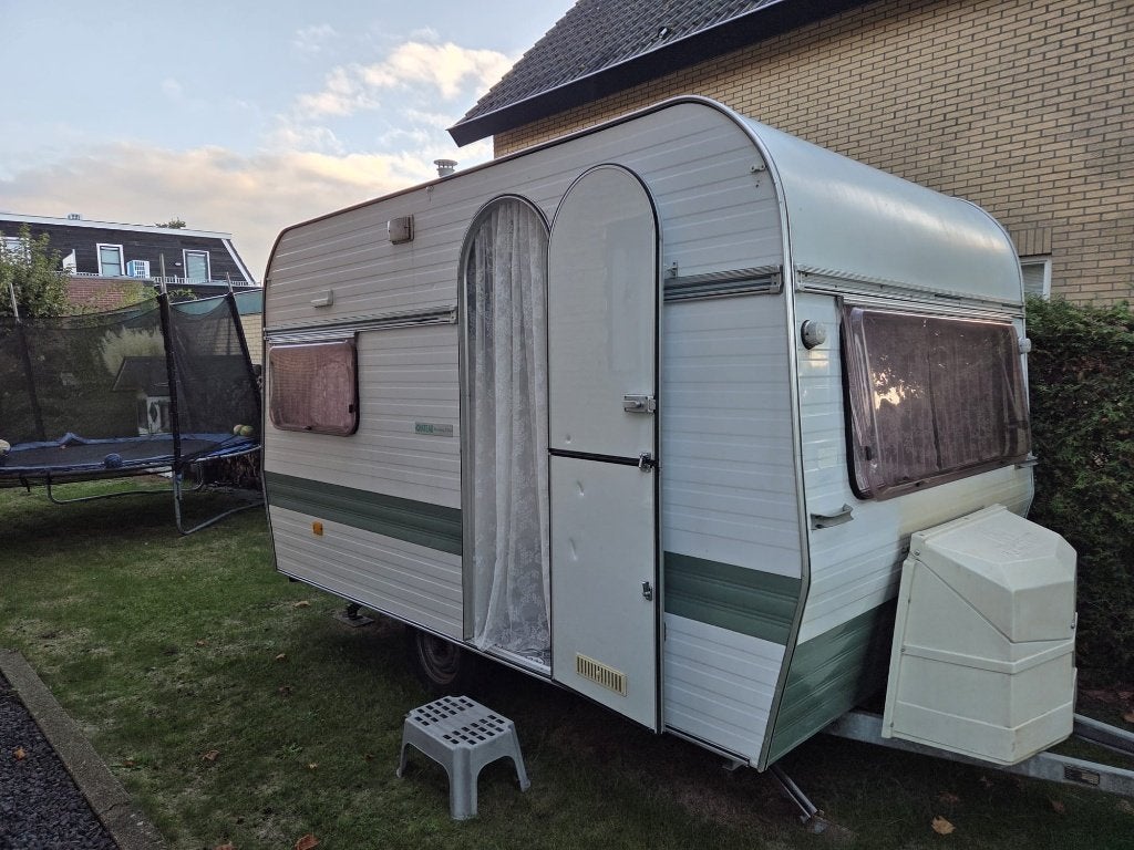 Chateau Touring 350 caravan uit 1978 te koop!, Caravans en Kamperen, Particulier, Tot en met 4, Tot 4 meter, Standaardzit