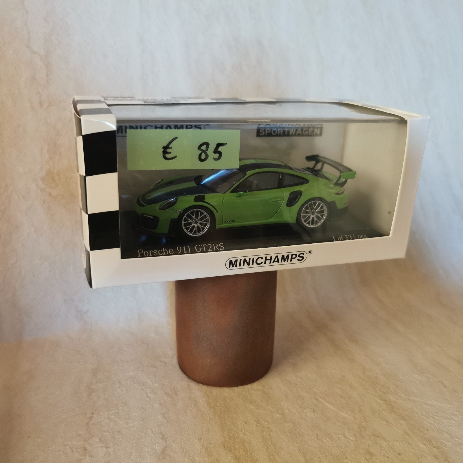 Minichamps Porsche 911 GT2 RS Signal Green - Schaal1:43, Ophalen of Verzenden, Nieuw, Auto