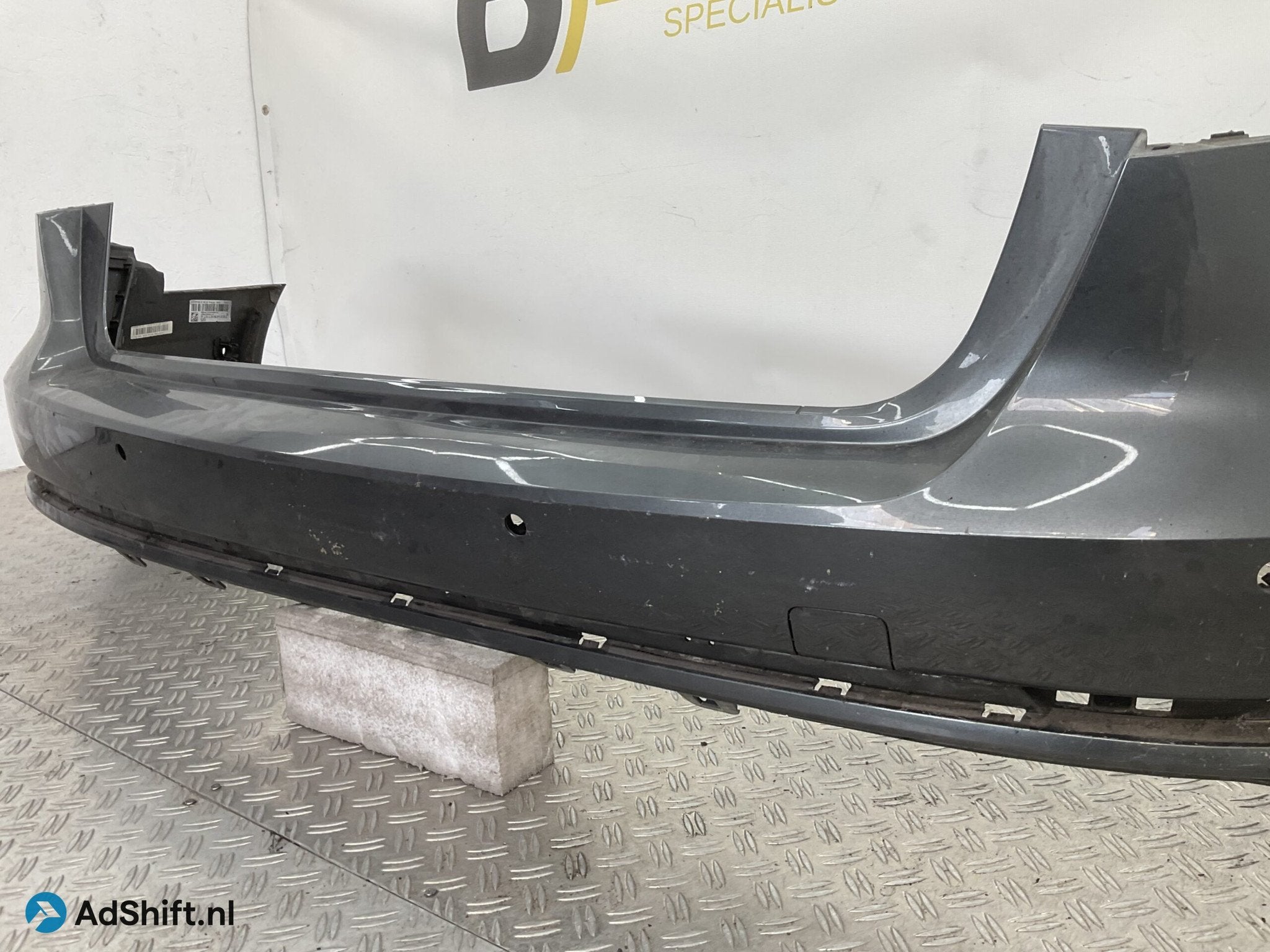 Bumper Audi A4 8W B9 AVANT pdc 16-19 8W9807511M Achterbumper, Bumper