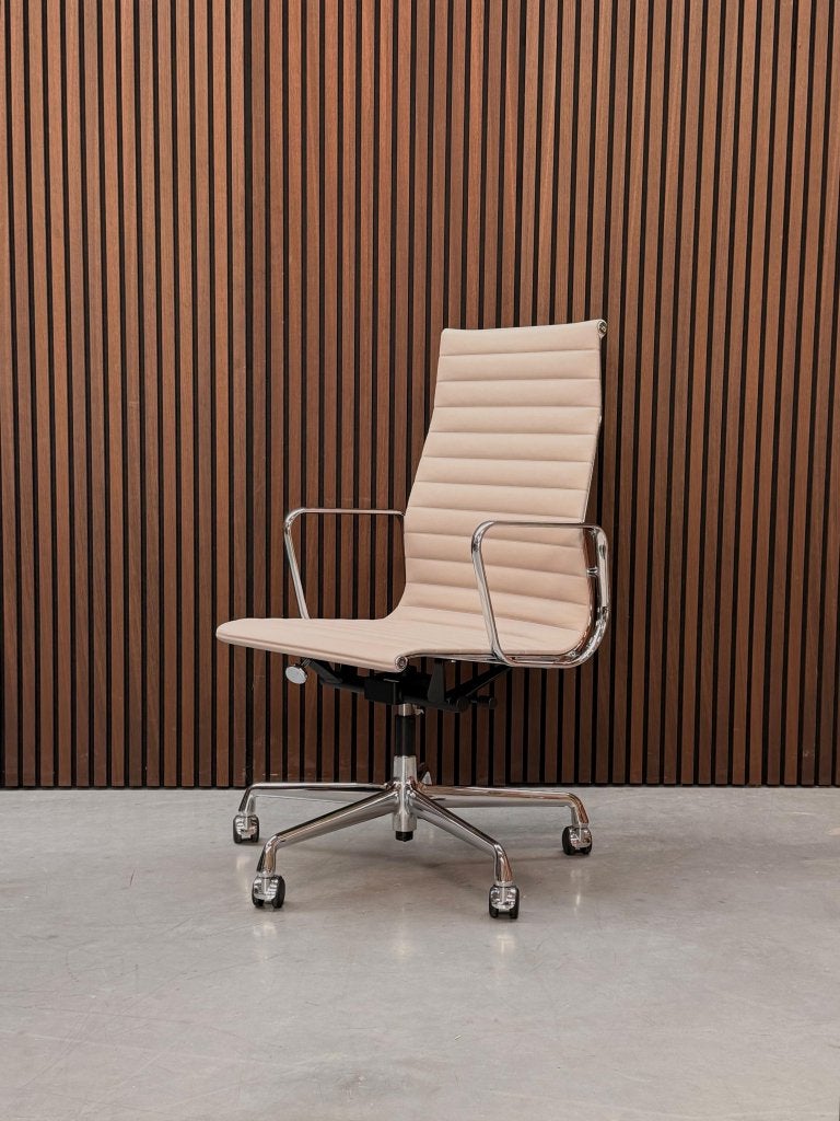 Vitra Eames Alumium bureaustoel - EA 119