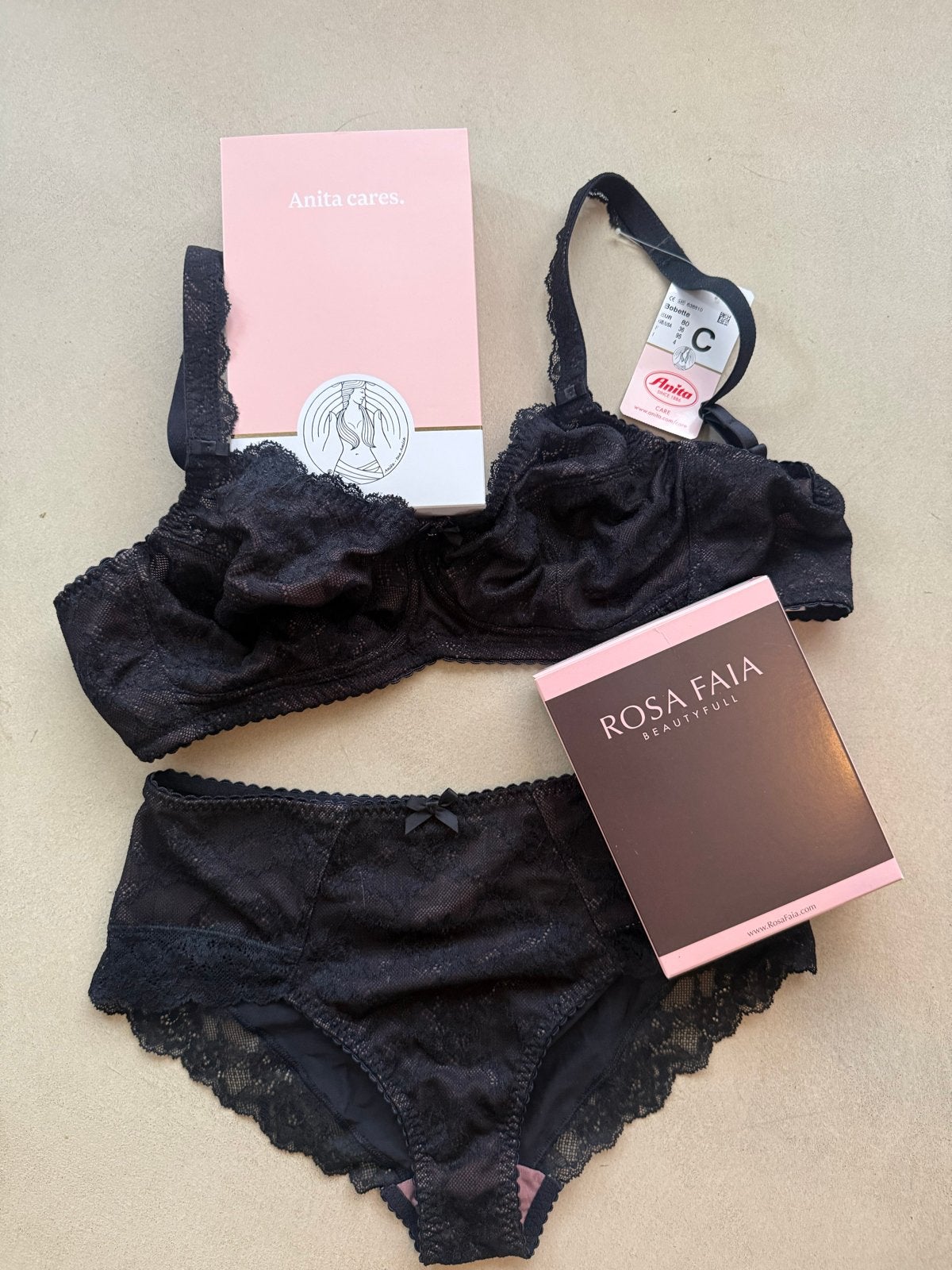 Nieuw Anita Rosa Faia Lingerie Setje Zwart Kant, Verzenden, Zwart, Setje
