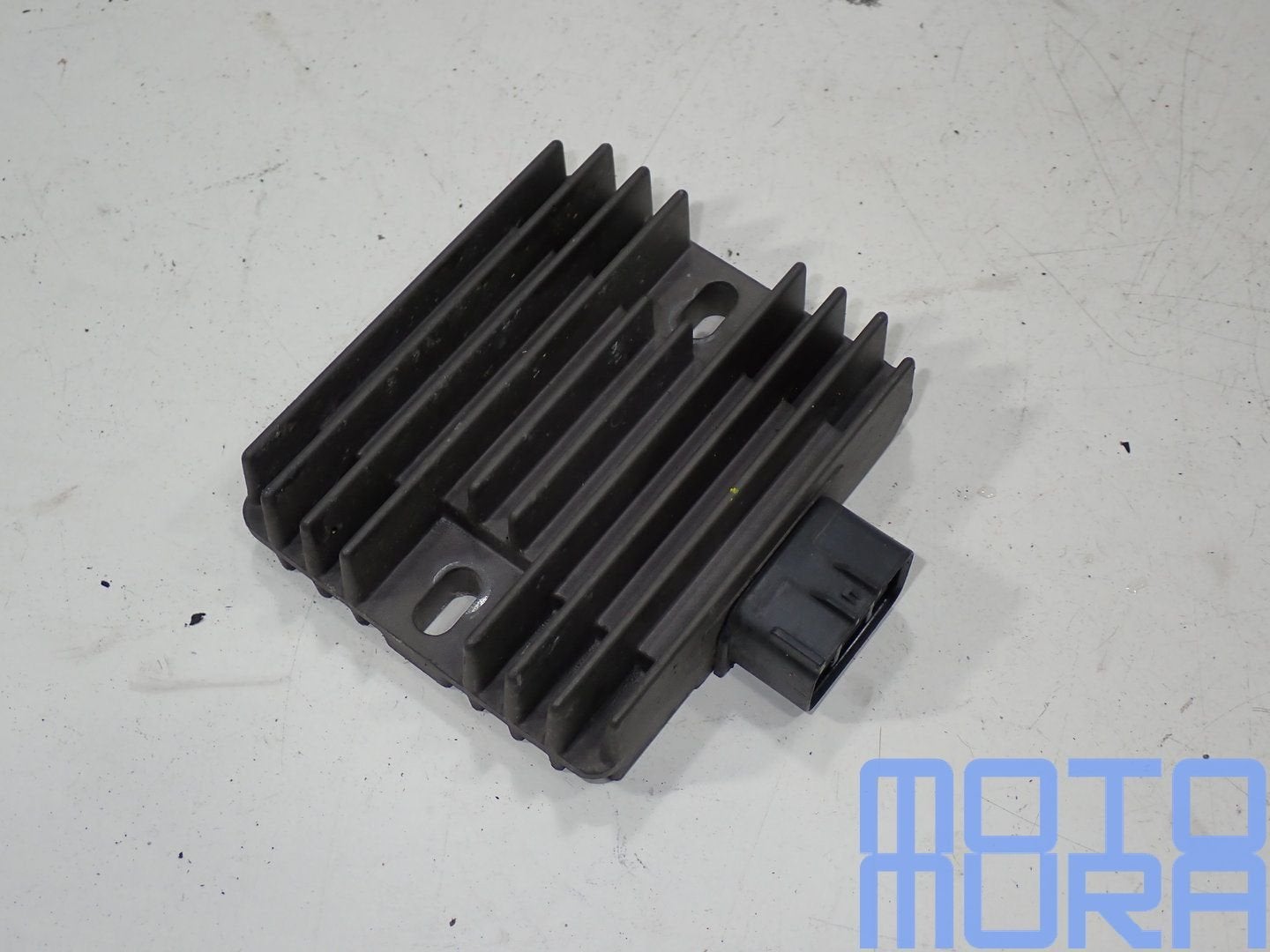 Spanningsregelaar voor de Yamaha YZF-R6 2006 2007 RJ11 YZF R, Motoren, Onderdelen | Yamaha, Gebruikt, -, -, Ophalen of Verzenden