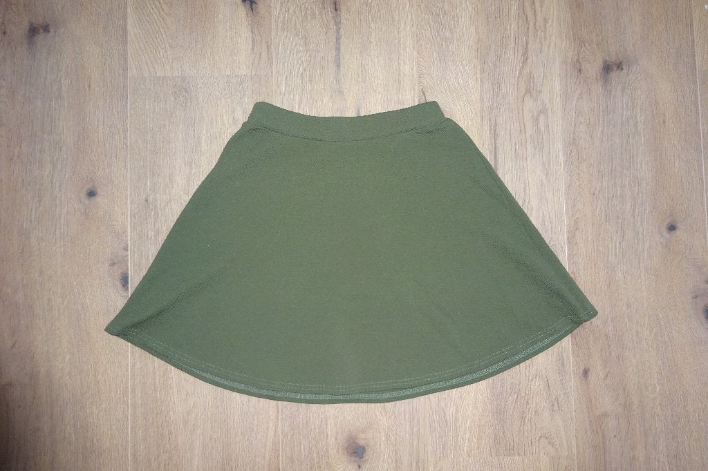 Legergroen rokje mt M, zgan, Maat 38/40 (M), Ophalen of Verzenden, Zo goed als nieuw, Boven de knie