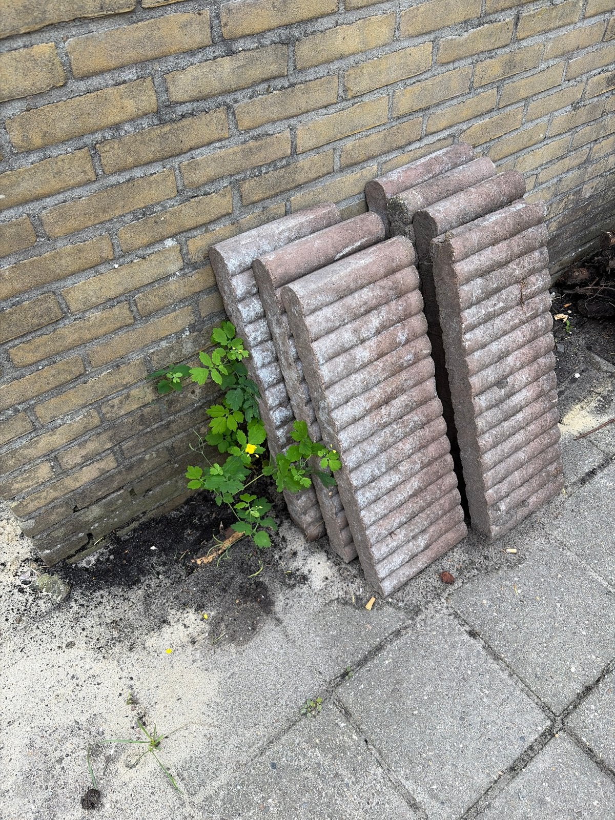 Betonnen opsluitbanden / palissaden GRATIS OPHALEN, Ophalen, Gebruikt, Overige typen, Minder dan 5 m²