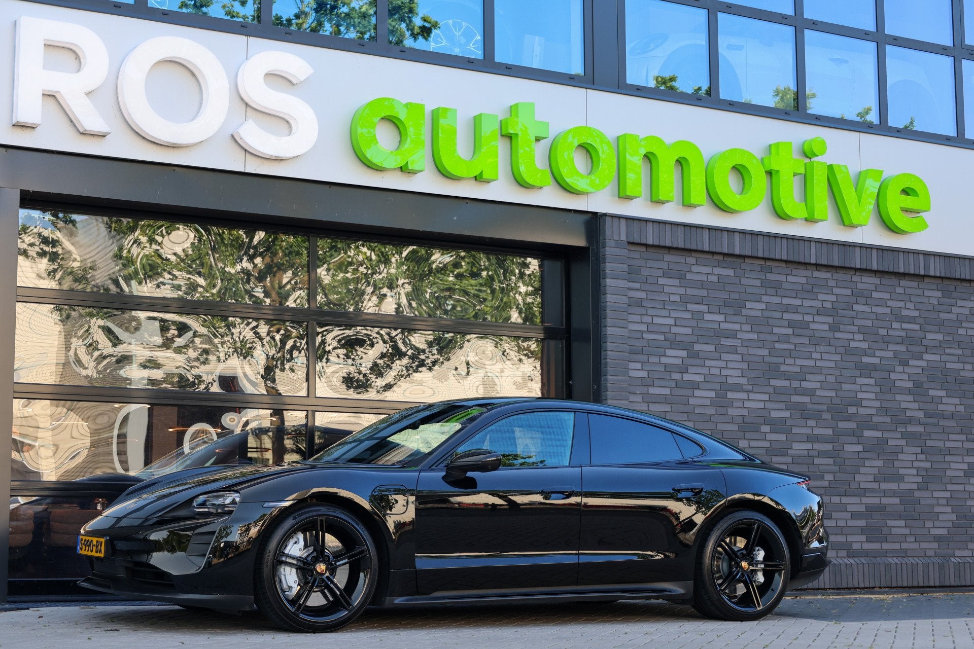 Porsche Taycan