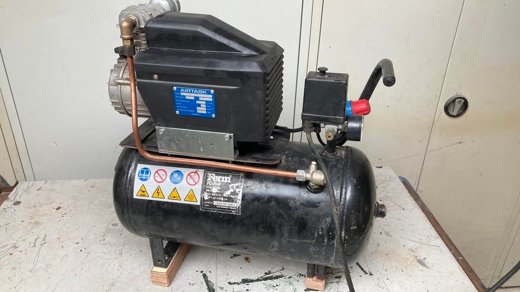 lucht compressor nr 11, Ophalen, Gebruikt