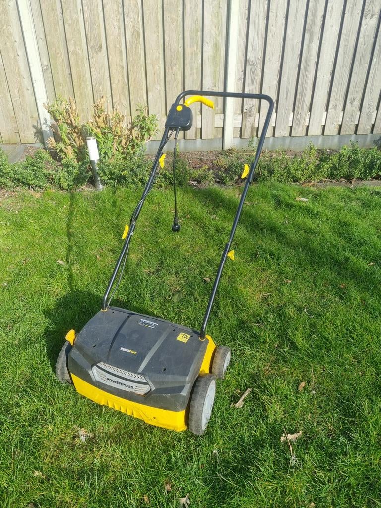 Verticuteermachine te huur €7,50 per dag, Ophalen of Verzenden