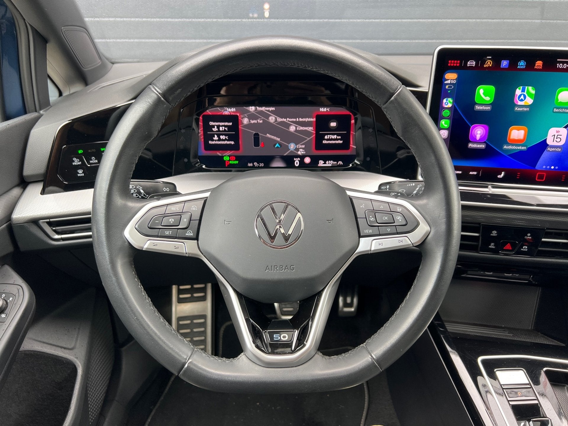 Foto 7 van Volkswagen Golf 1.5 eTSI 50 jähre Edition |PANO|CAMERA|HUD|
