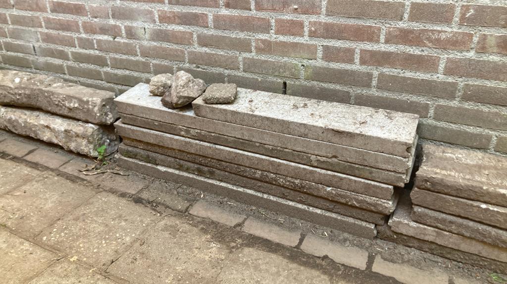 Gratis: 7 opsluitbanden van 1 meter, Tuin en Terras, Bielzen en Borders, Ophalen, Gebruikt, Biels, Minder dan 100 cm