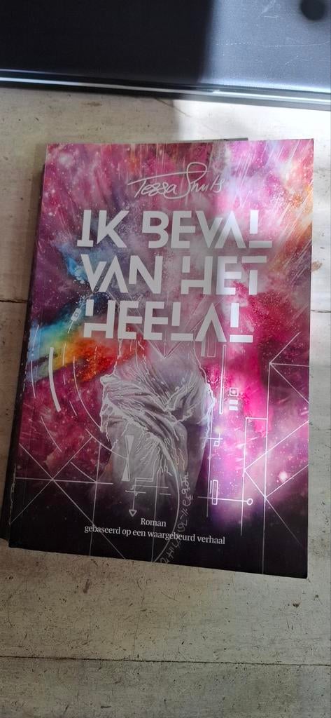 Tessa Smits - Ik beval van het heelal, Boeken, Romans, Ophalen of Verzenden, Zo goed als nieuw, Tessa Smits