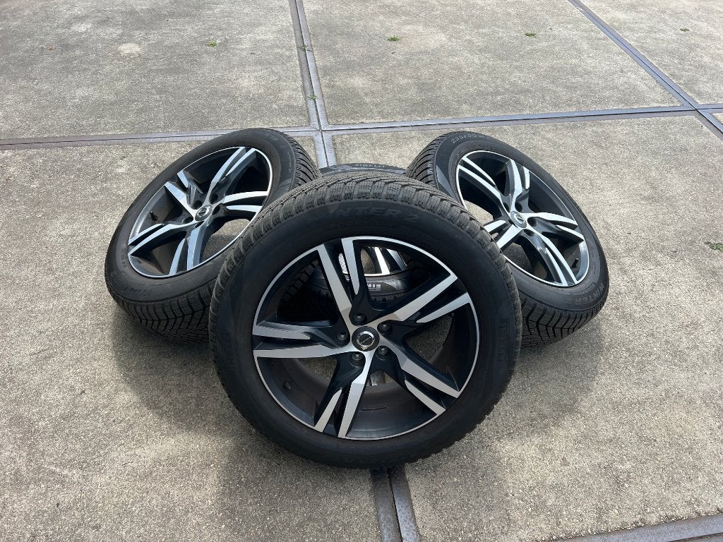 Velgenset Volvo XC60 vanaf 2017 19" Pirelli Winter Nieuwst., Gebruikt, Banden en Velgen, Winterbanden, 235 mm