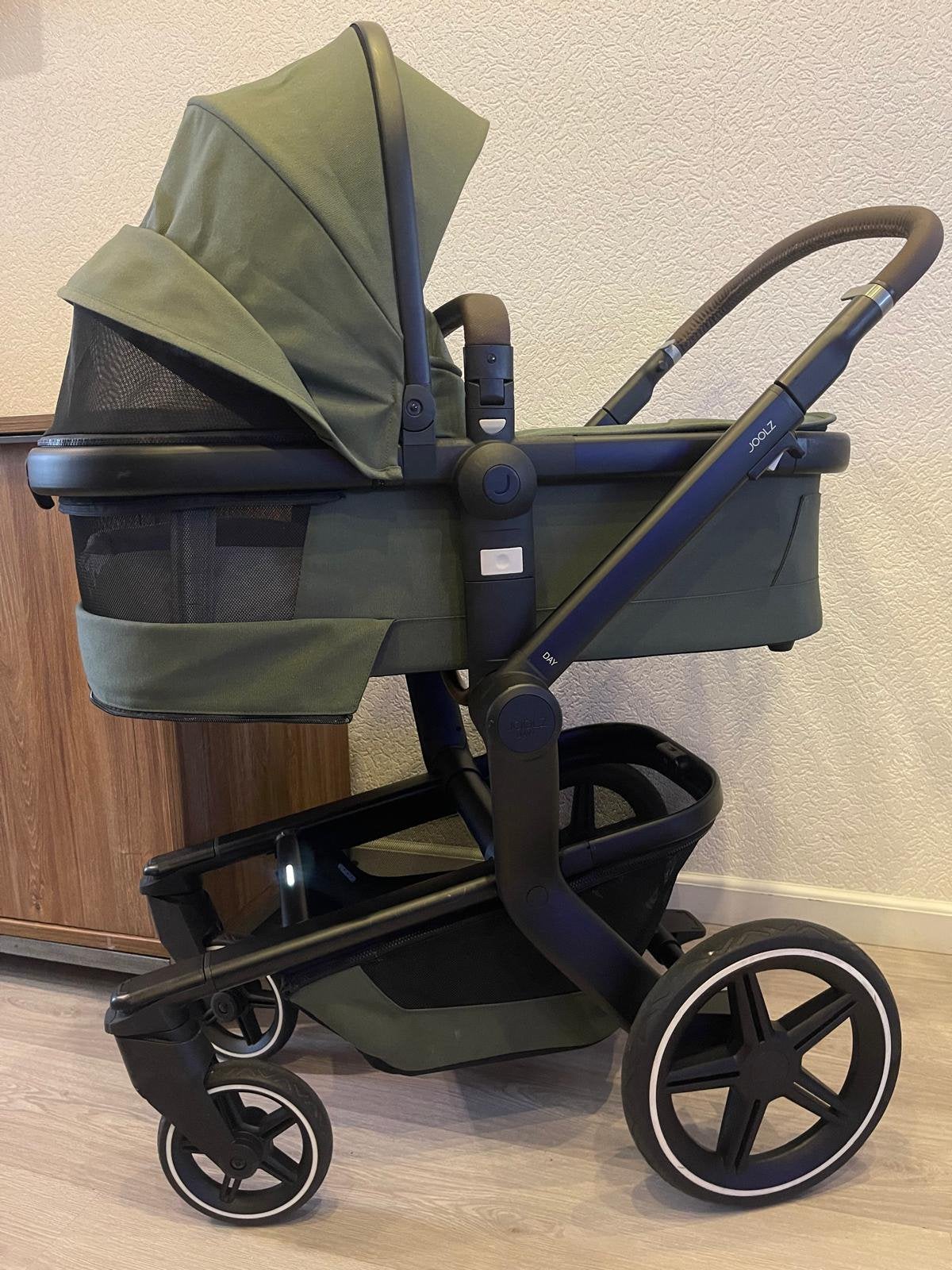 JOOLZ DAY 5 IN 1 FOREST GREEN MET MAXI-COSI 360, Ophalen, Zo goed als nieuw
