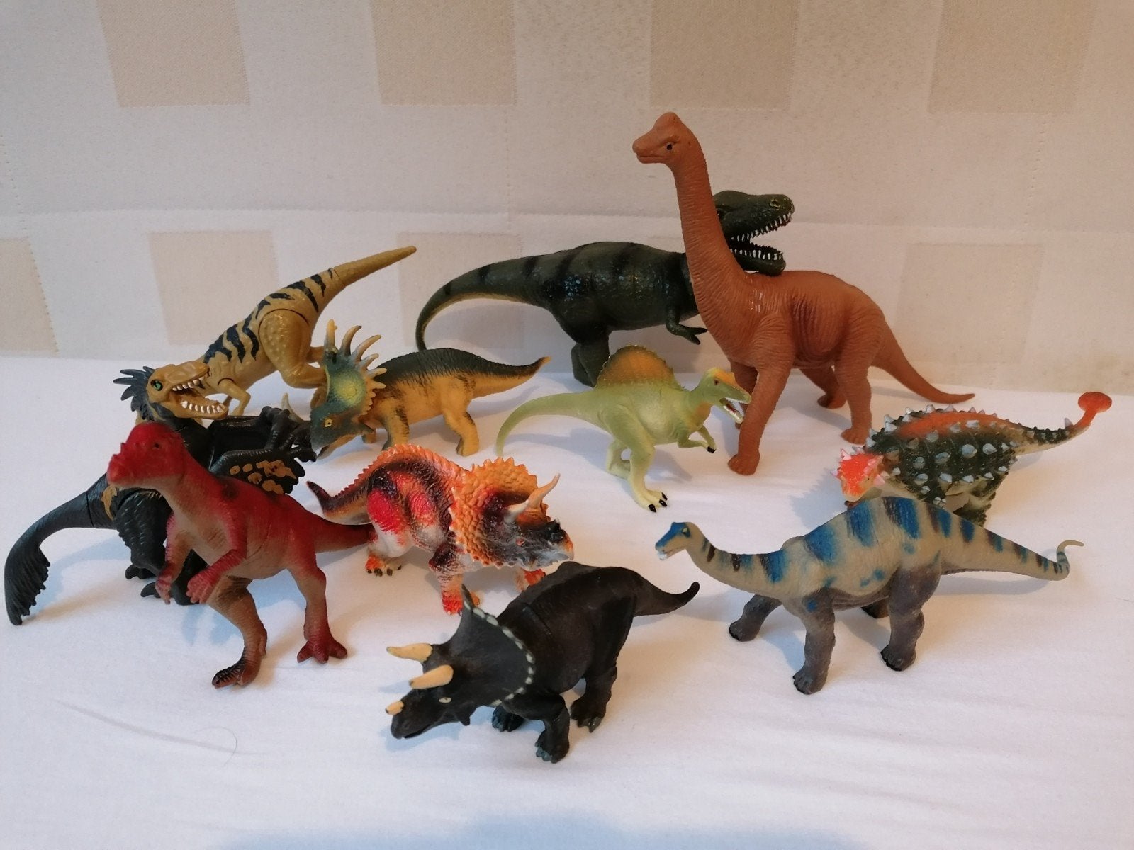 12 dino's, Ophalen of Verzenden, Zo goed als nieuw