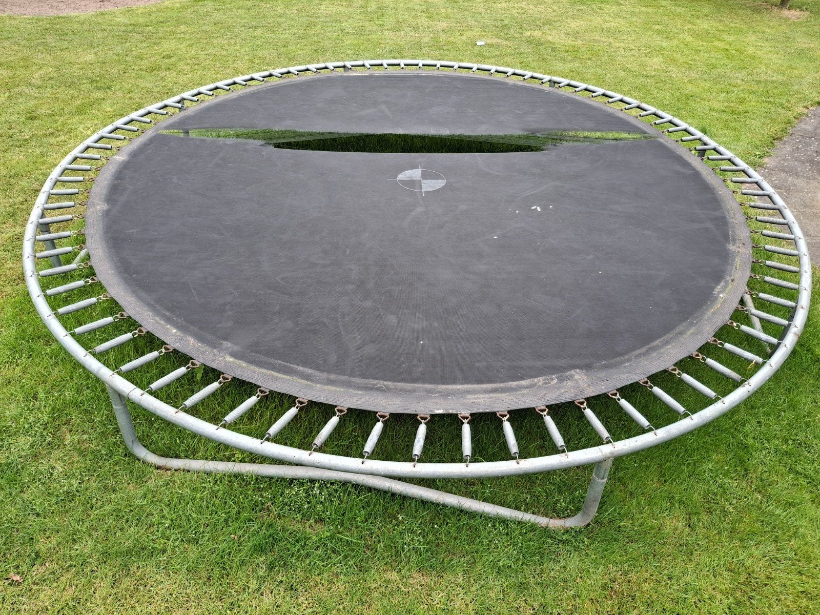 Frame Berg trampoline 370 cm zonder doek en omrand, Ophalen