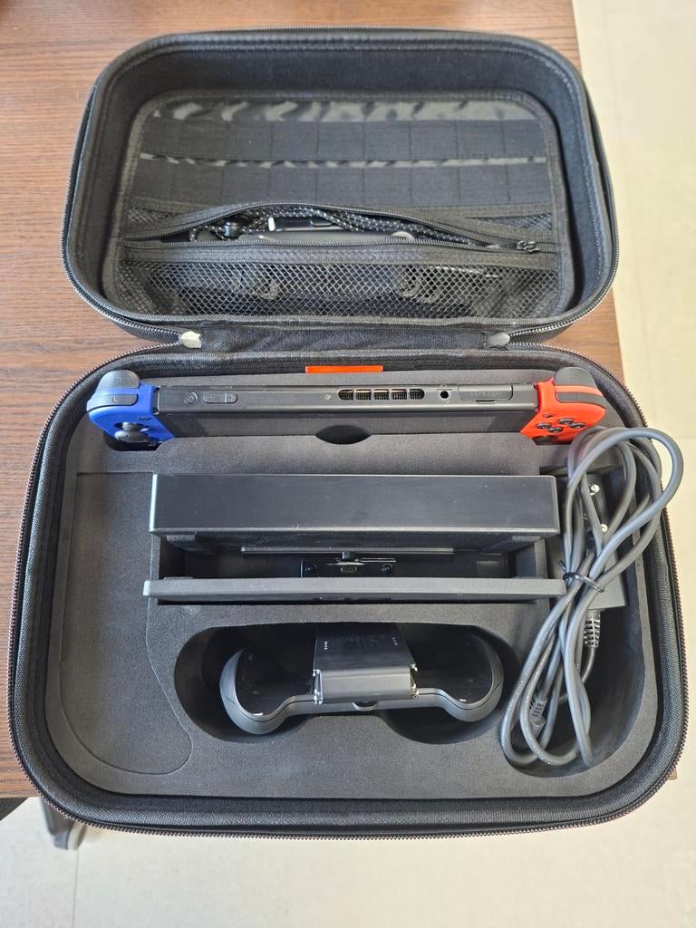 Nintendo Switch 1 met accessoires en case, Spelcomputers en Games, Ophalen of Verzenden